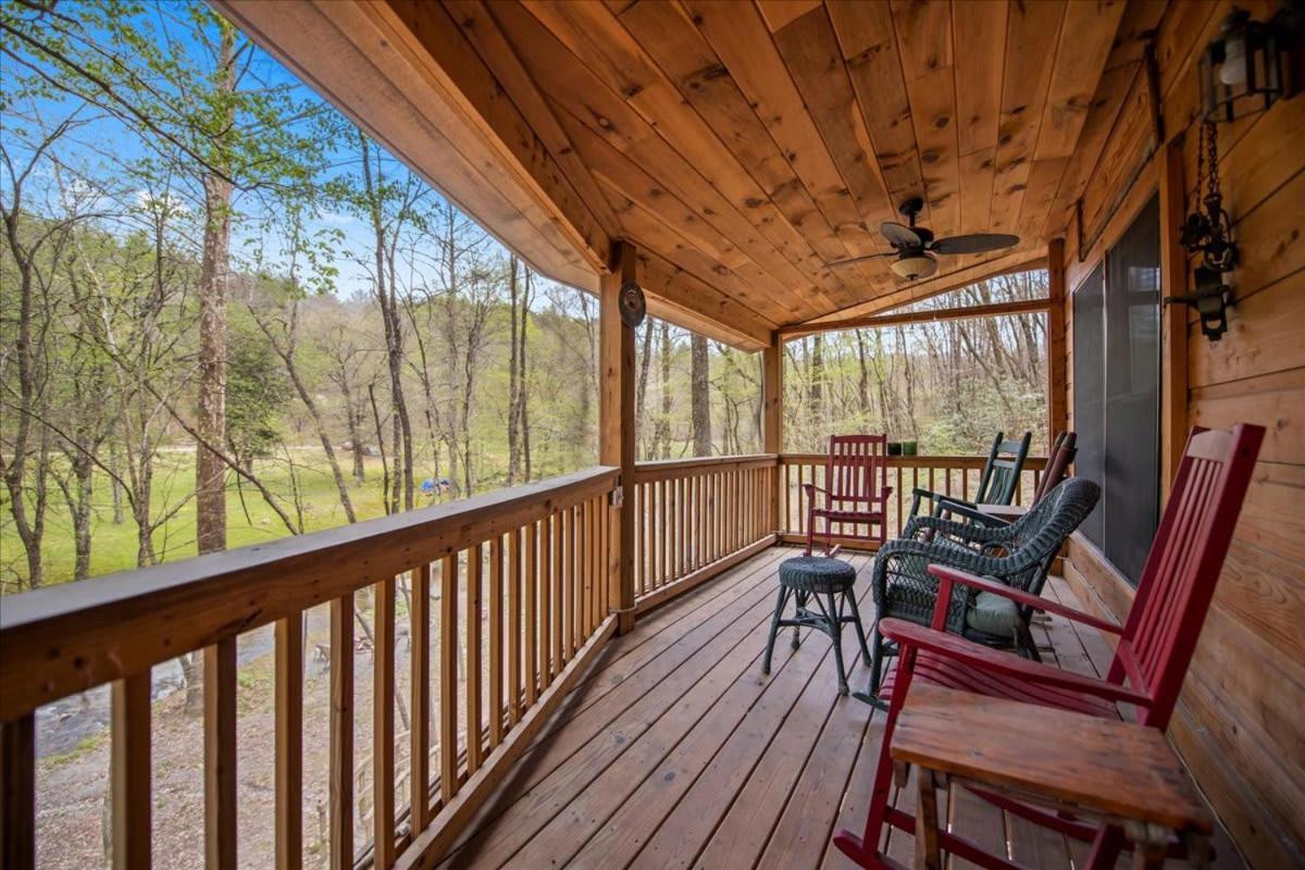 Cozy Cabin Beside Briar Creek, Fire Pit, Wifi Villa Ellijay Exterior photo