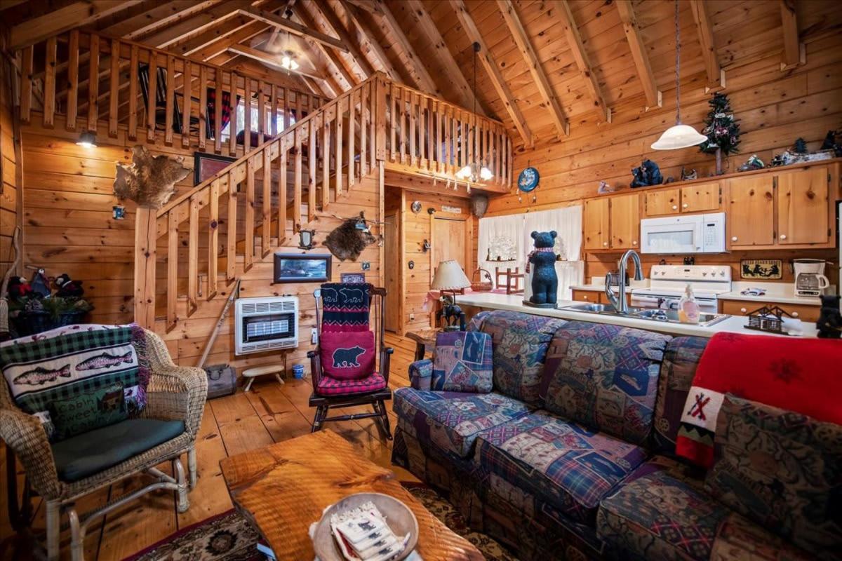 Cozy Cabin Beside Briar Creek, Fire Pit, Wifi Villa Ellijay Exterior photo